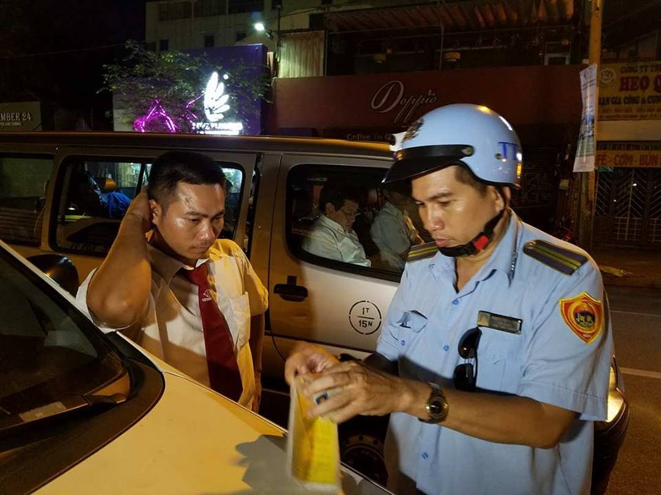 Ông Hải ra quân dẹp vỉa hè ảnh 2 Ong Hai ra quan dep via he anh 2