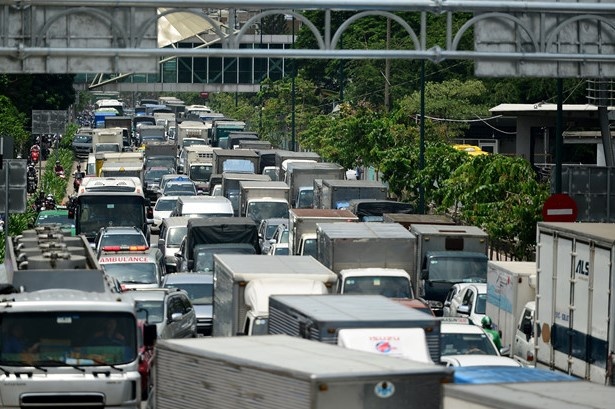 Tu nam 2020, oto vao trung tam Sai Gon phai dong phi hinh anh