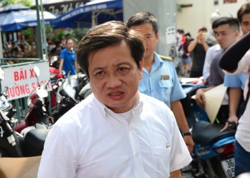 Ong Doan Ngoc Hai noi ly do khong cau xe bien so ngoai giao dau via he hinh anh