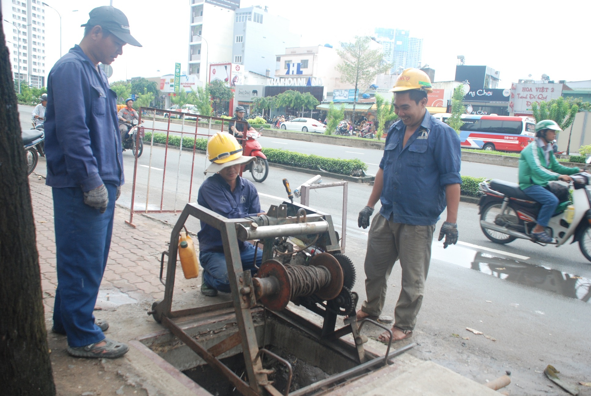 sieu may bom Nguyen Huu Canh anh 2