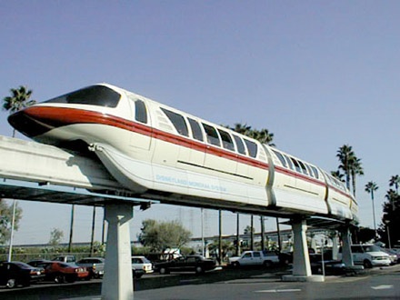 De xuat lam tuyen tau dien mot ray 'cuu' ket xe san bay Tan Son Nhat hinh anh