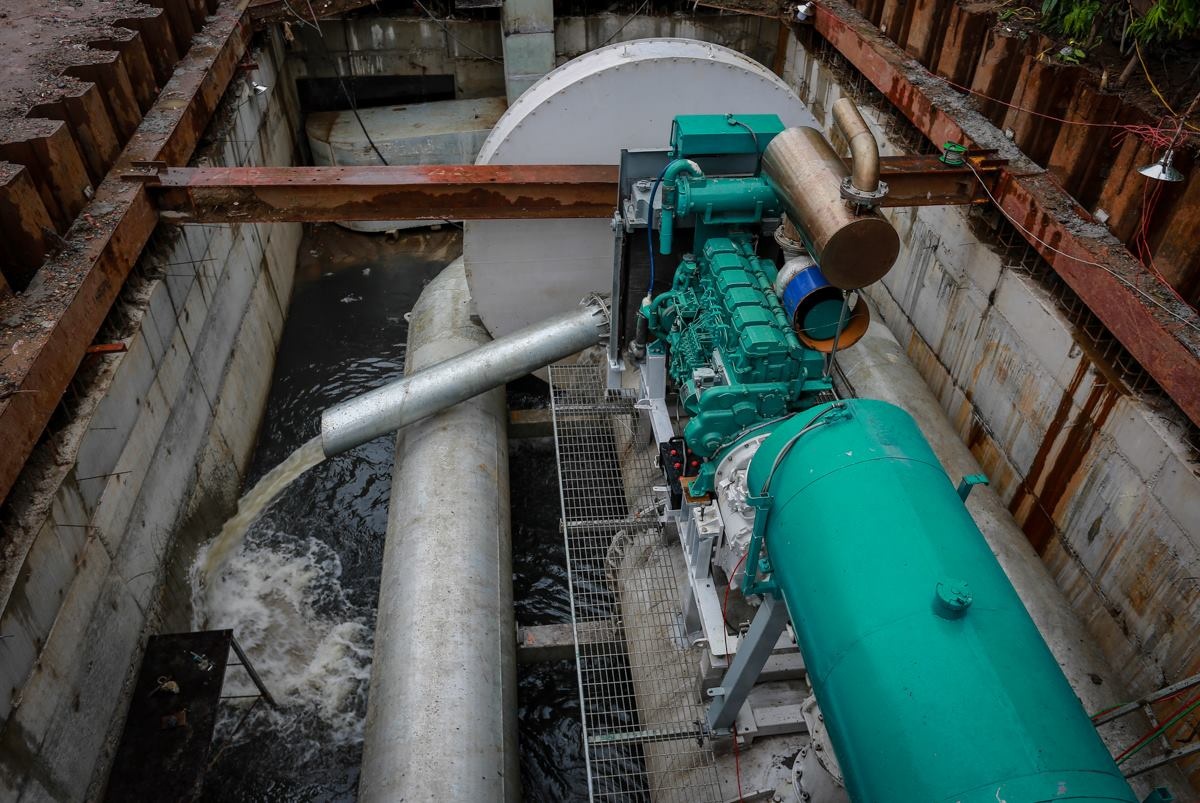 Khong dung thanh phan ky ban giao, 'sieu may bom' van dung hoat dong hinh anh