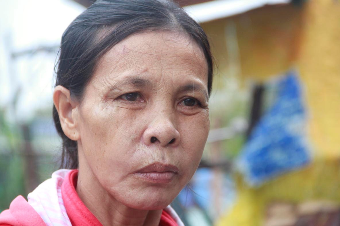 Nhieu gia dinh doi dien canh 'man troi chieu dat' sau bao so 12 hinh anh