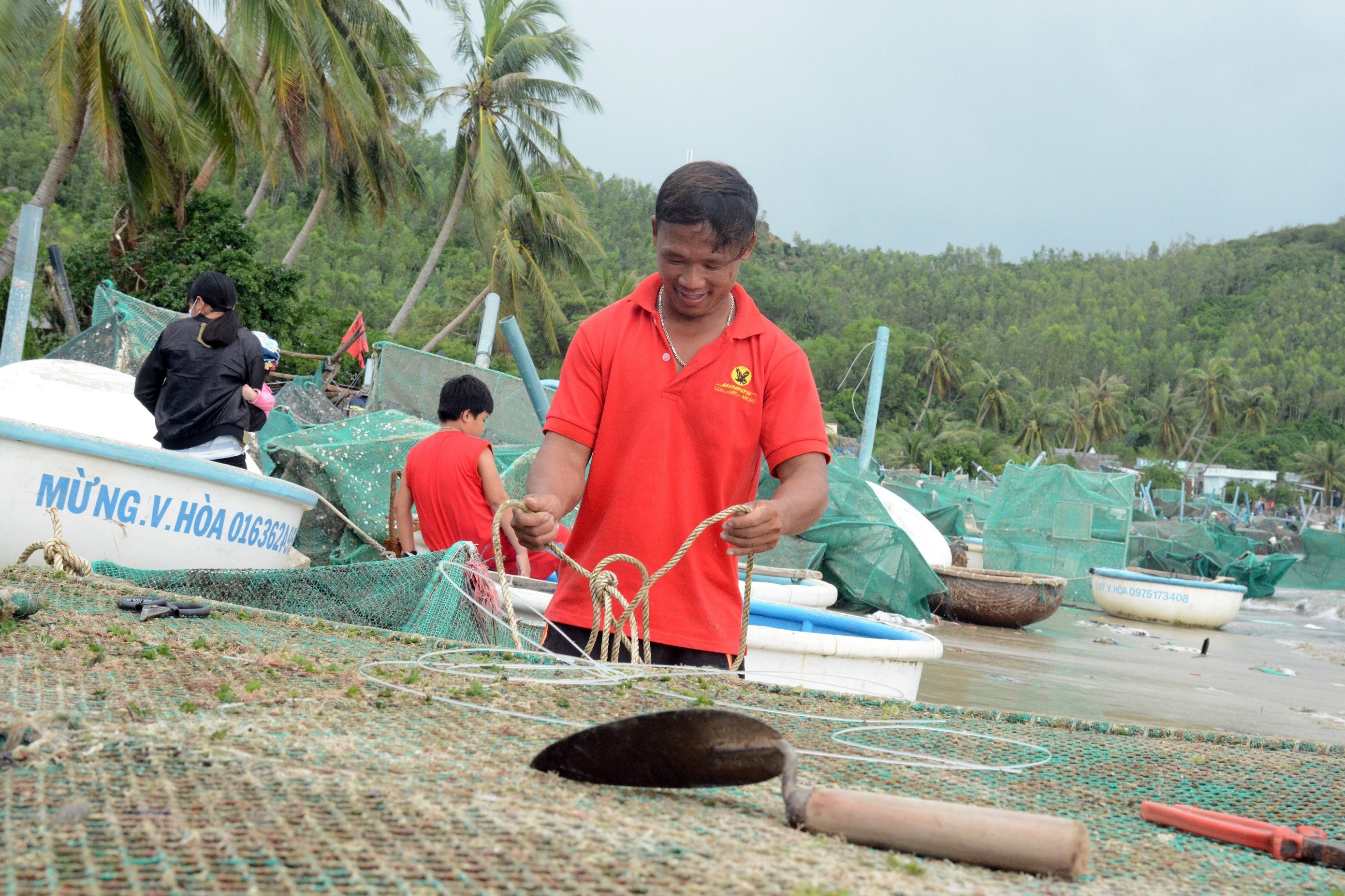 thu phu tom hum trang tay anh 6