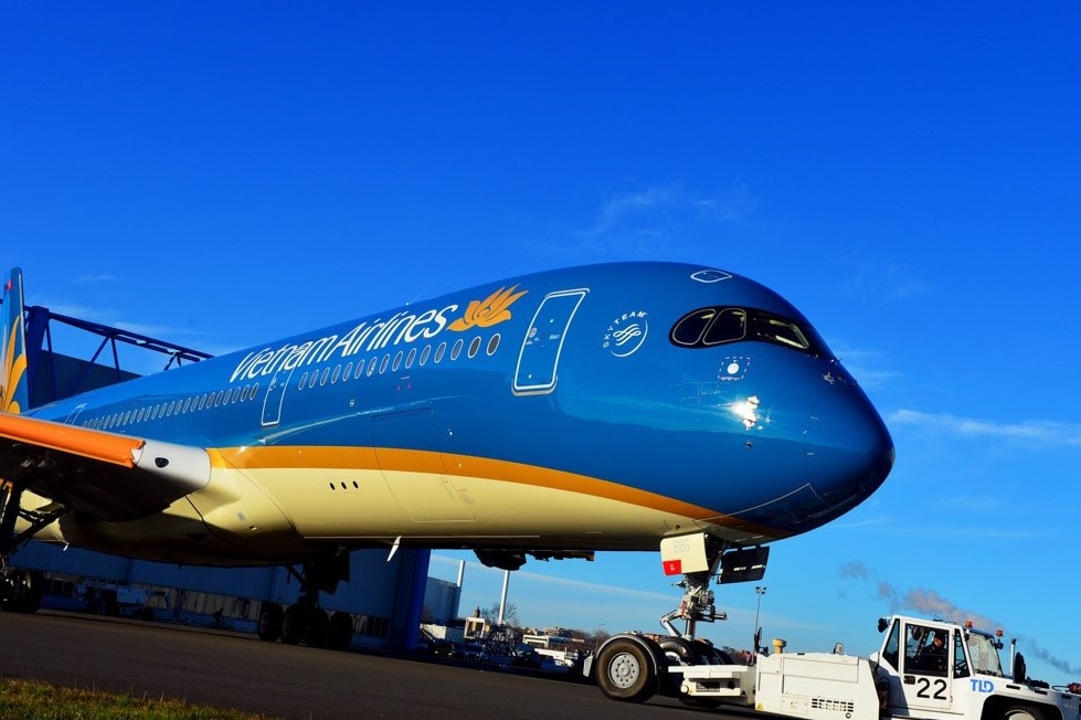 Nhieu chuyen bay di, den san bay Cam Ranh bi huy do bao so 14 hinh anh