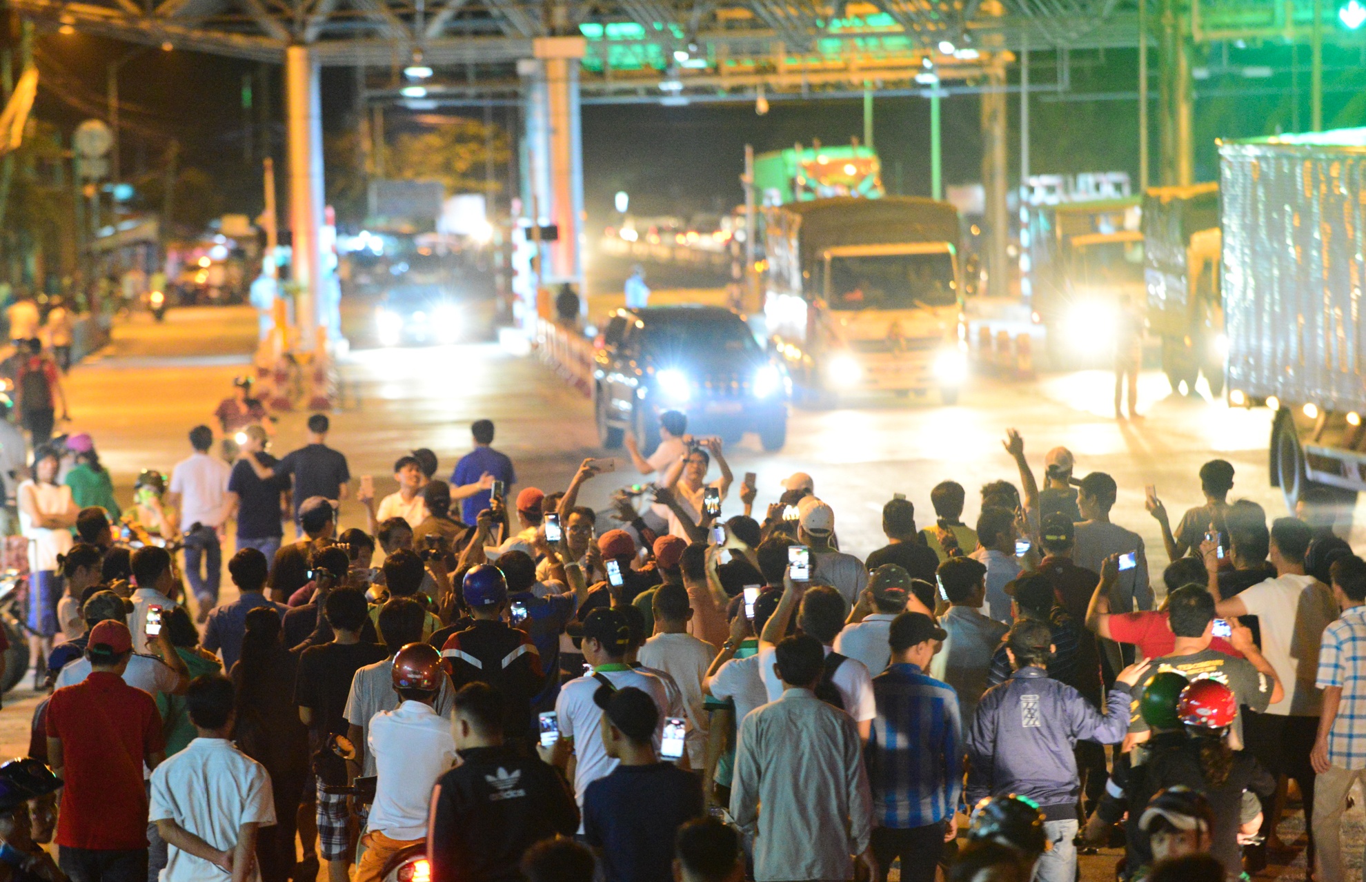 Anh em tai xe BOT vui mung anh 2