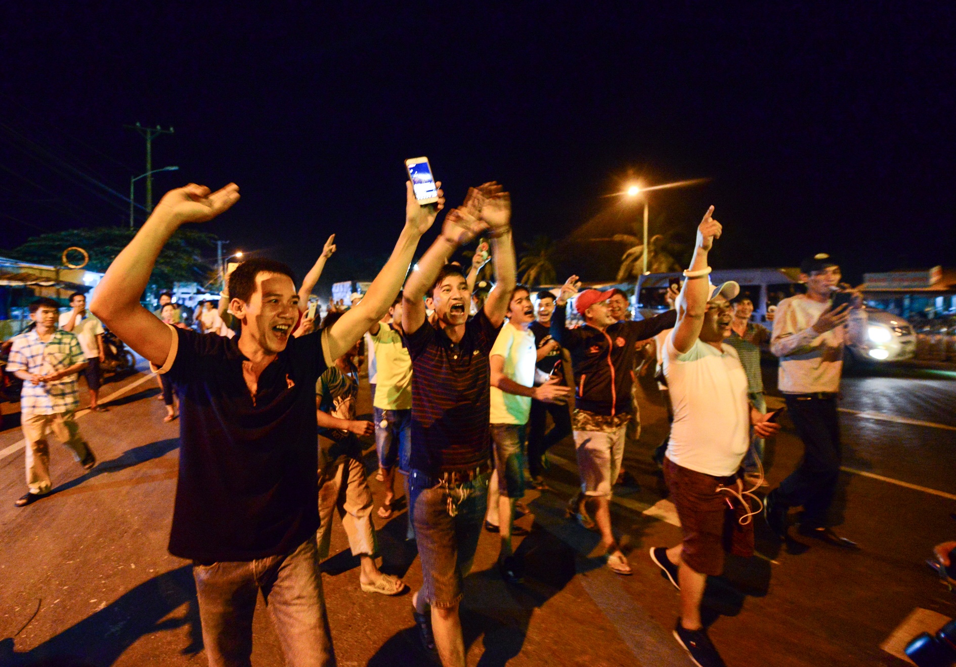 Anh em tai xe BOT vui mung anh 1