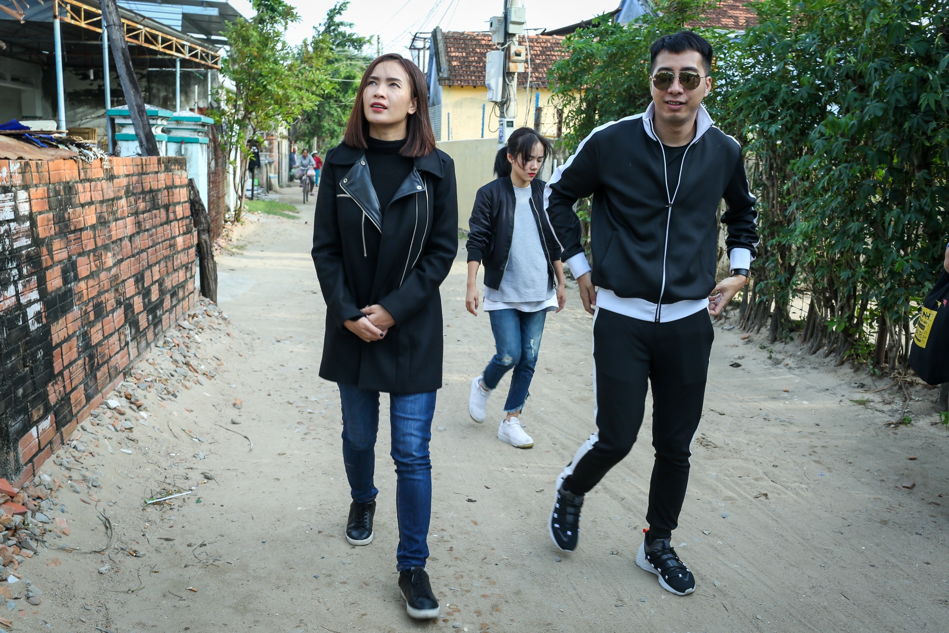 Ai Phuong di trao qua vung bao anh 8