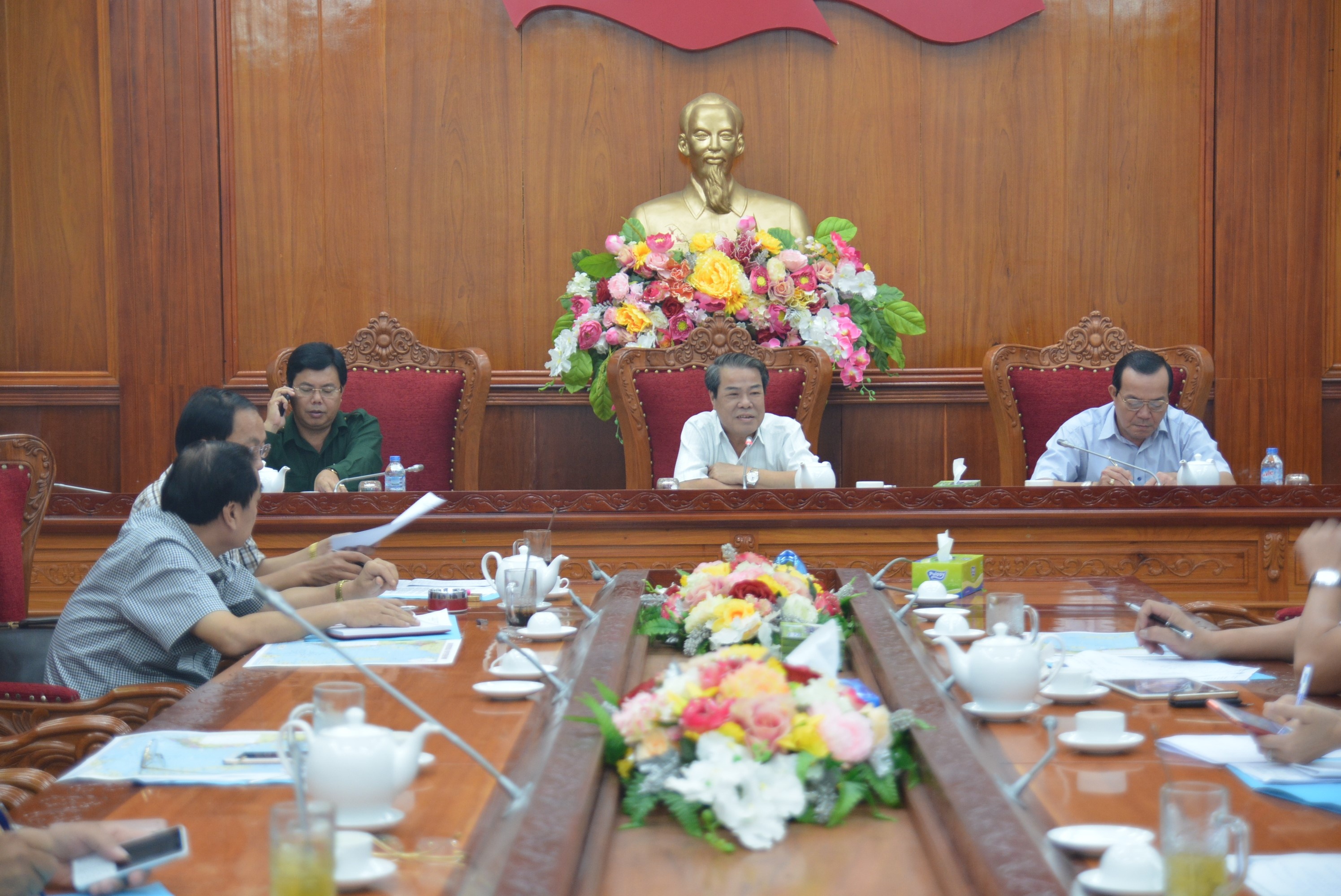 Ca mau hop chong bao anh 2