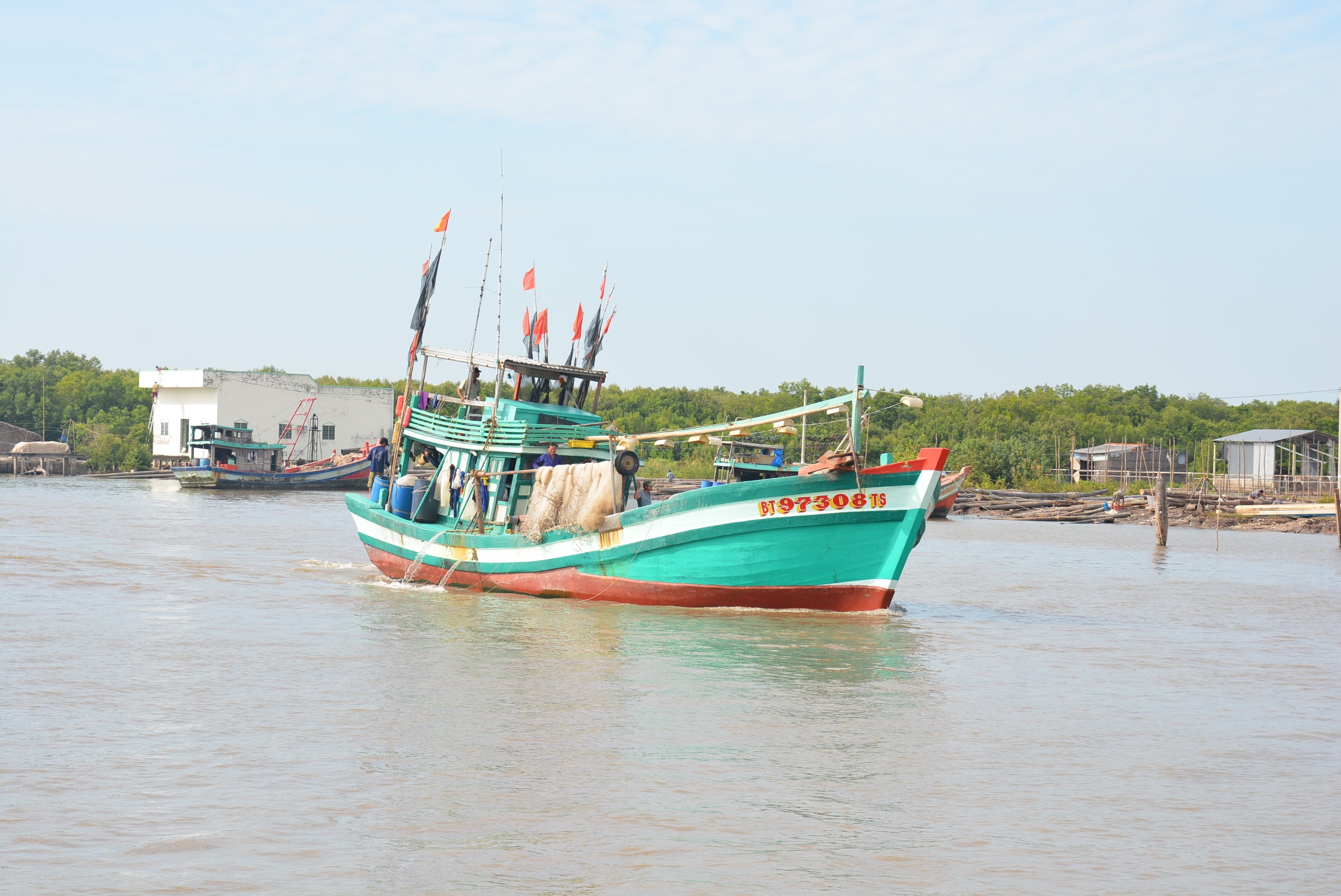 Nhiều tàu thuyền trú bão ở Thái Lan, ảnh 1 Nhieu tau thuyen tru bao o Thai Lan, anh 1