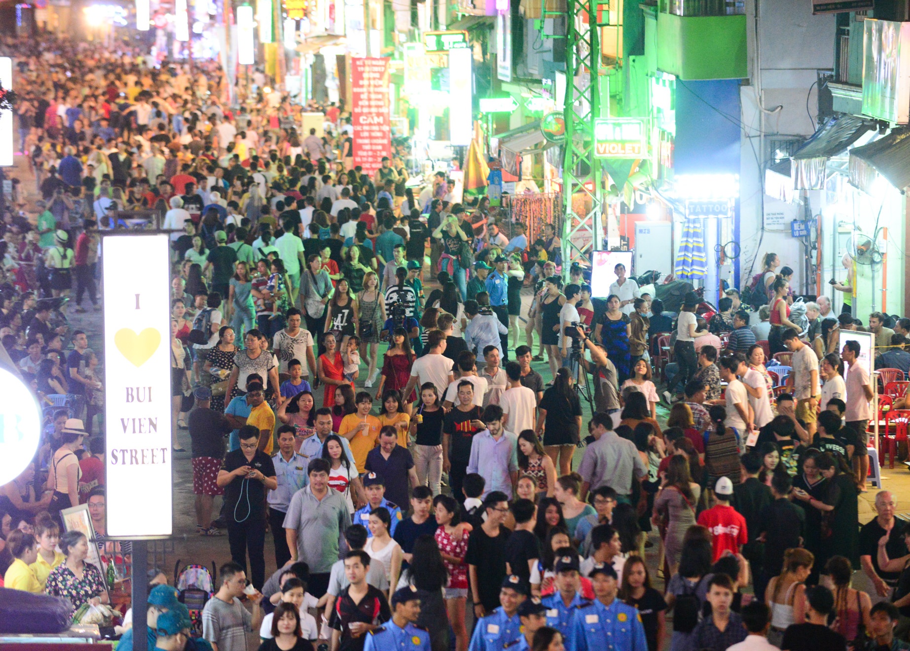 De xuat mo rong pho di bo Bui Vien hinh anh