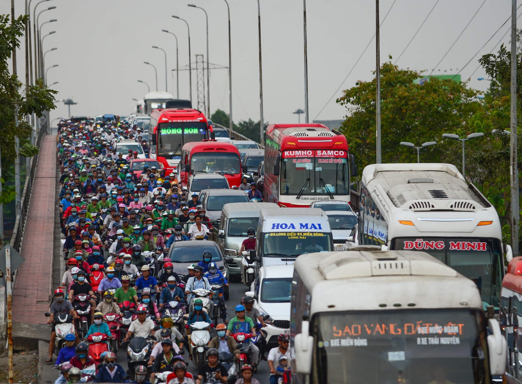 Nguoi dan bat dau ve que, cac cua ngo Sai Gon un tac hinh anh