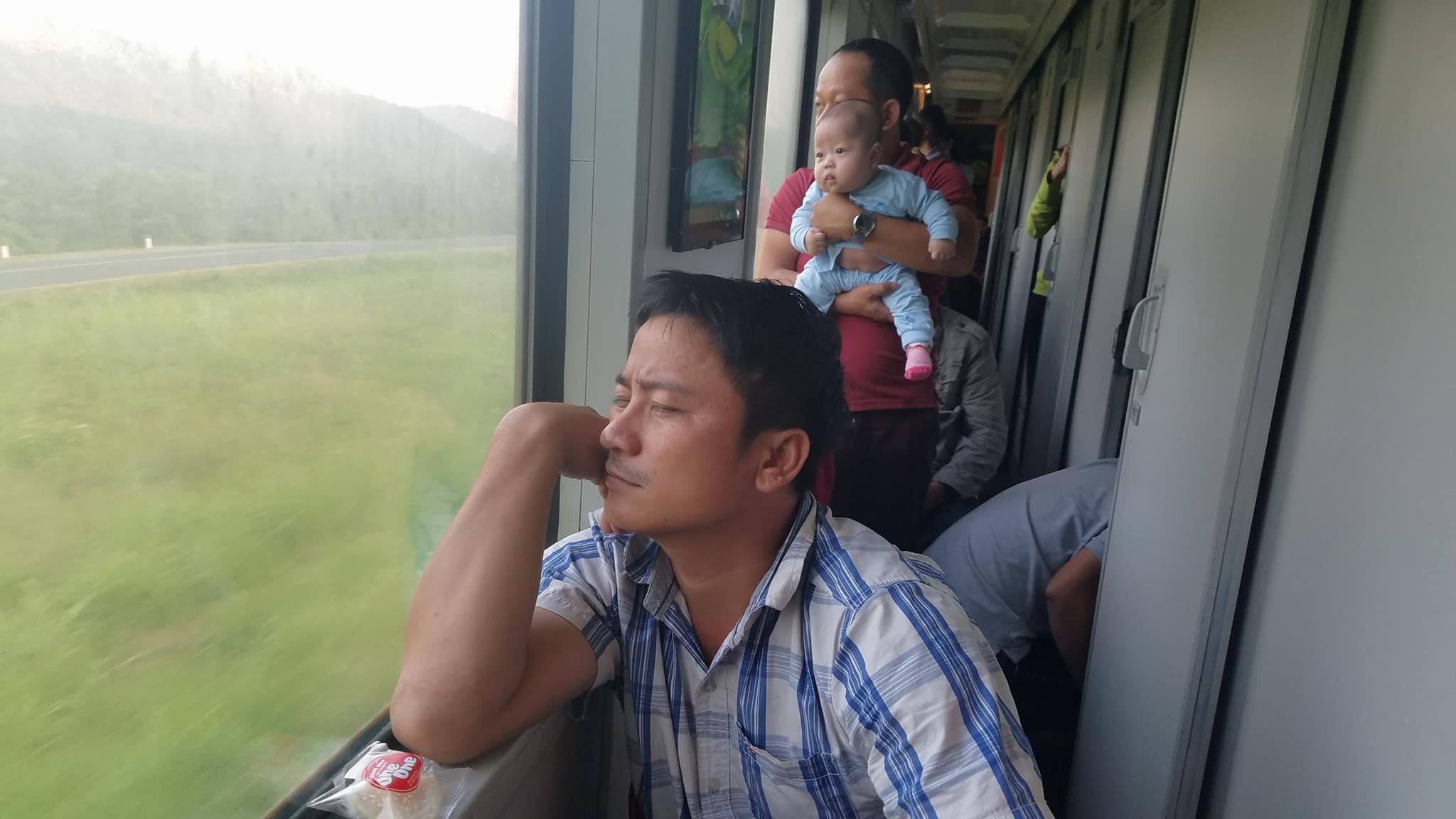 chen chuc tren tau tet anh 7