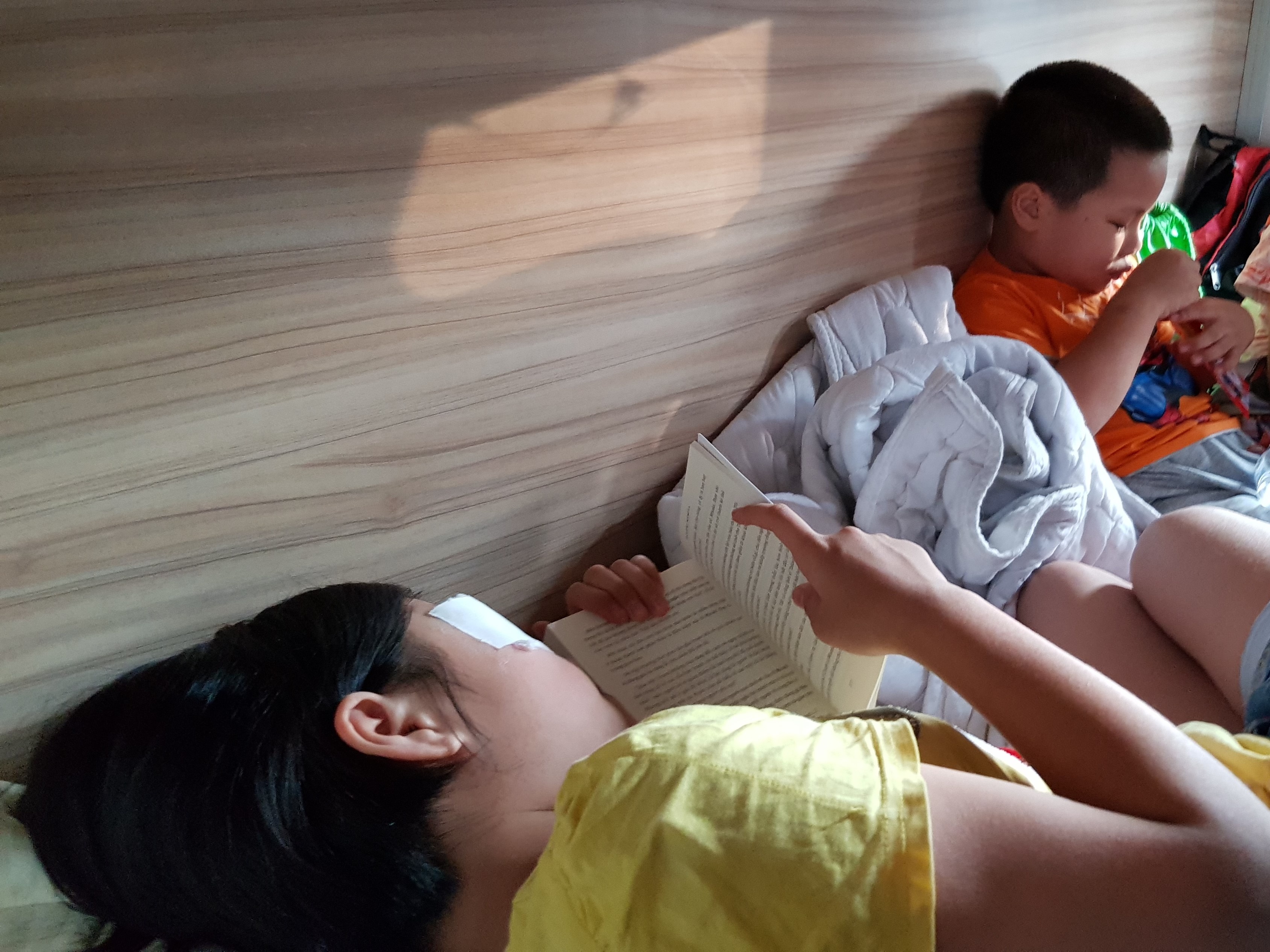 chen chuc tren tau tet anh 10