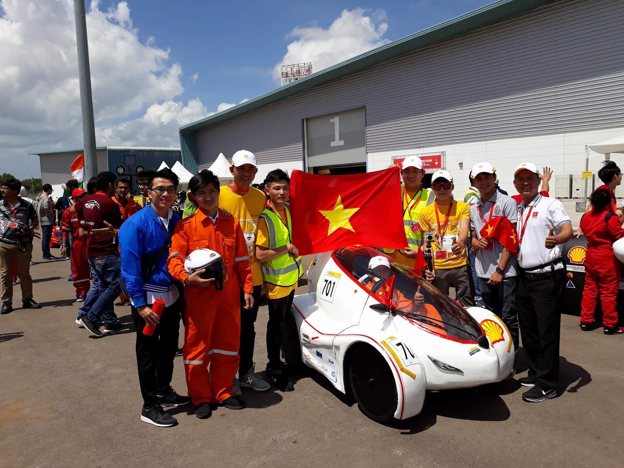 DH Lac Hong nhat xe chay bang dien anh 1