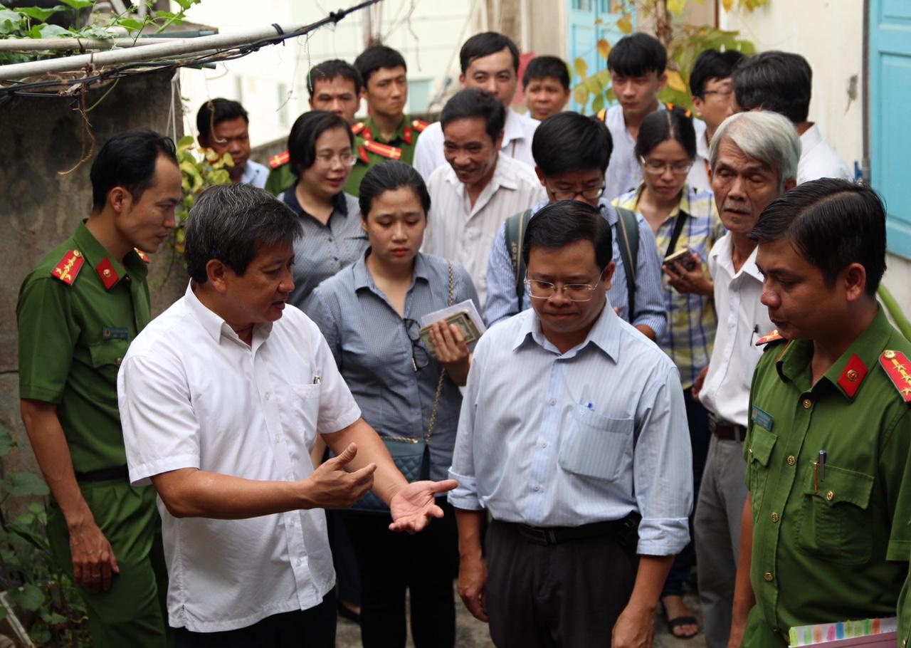Sau vu chay Carina, ong Doan Ngoc Hai kiem tra chung cu o quan 1 hinh anh