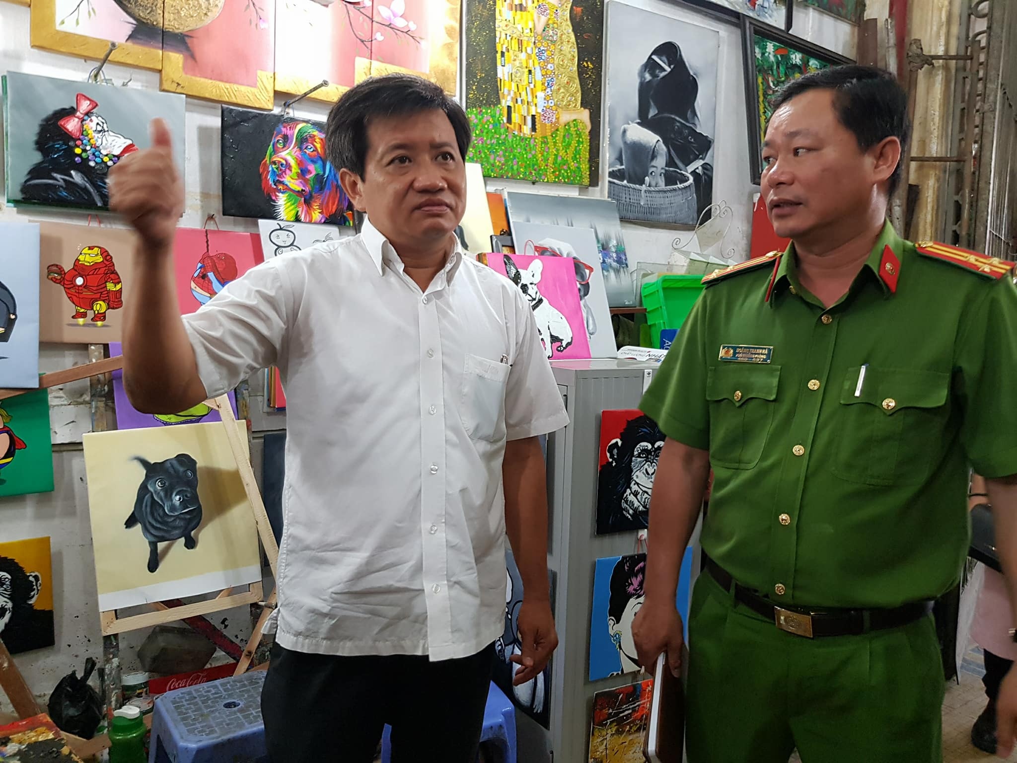 Ong Doan Ngoc Hai chi dao lam ngay cau thang thoat hiem chung cu cu hinh anh