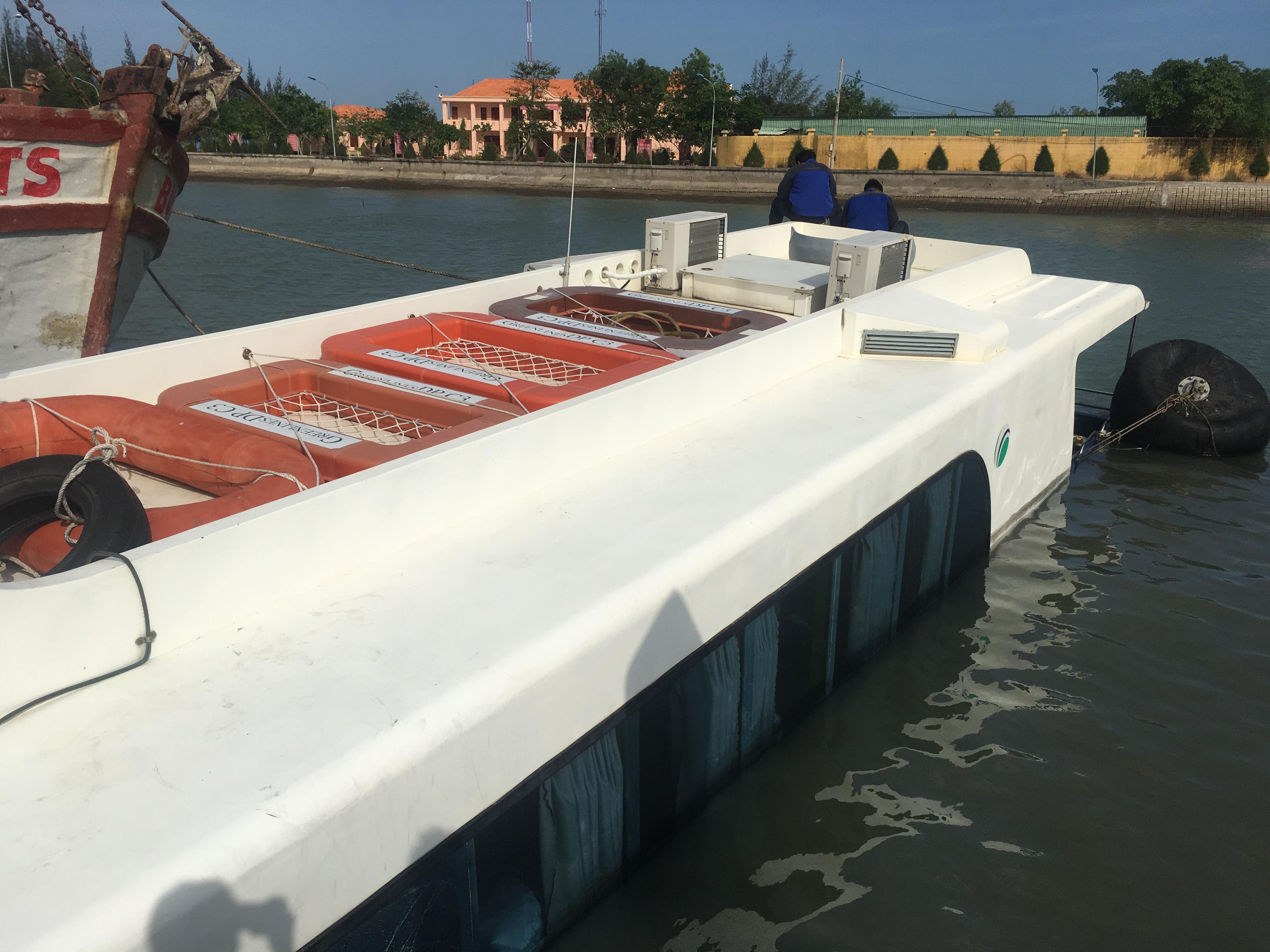 Truc vot xong tau cao toc gap nan o bien Can Gio hinh anh