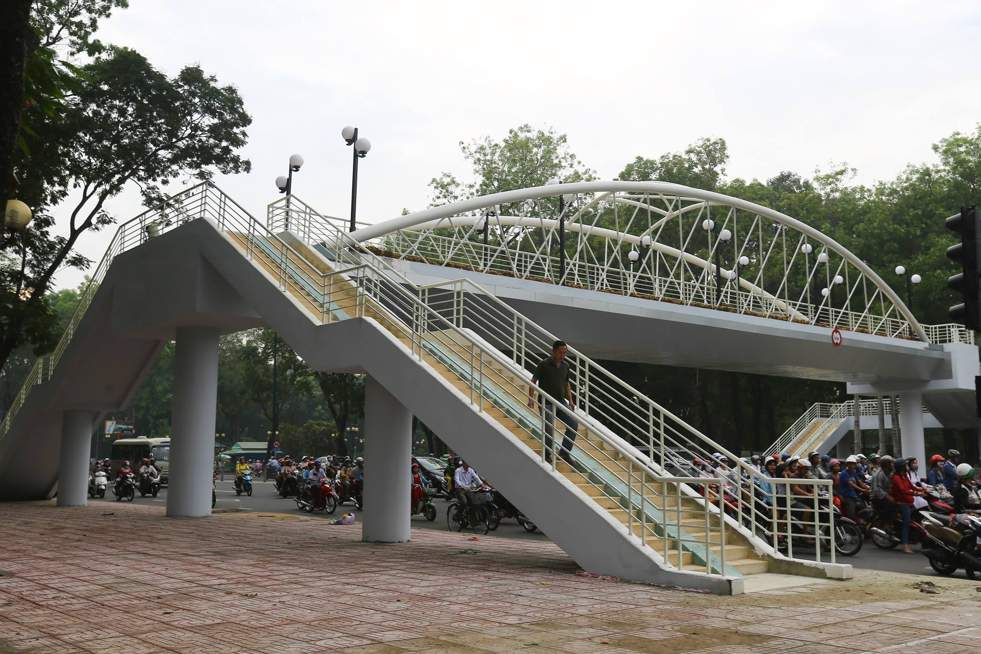 Hoan thanh cau bo hanh lon nhat Sai Gon tri gia hon 11 ty hinh anh