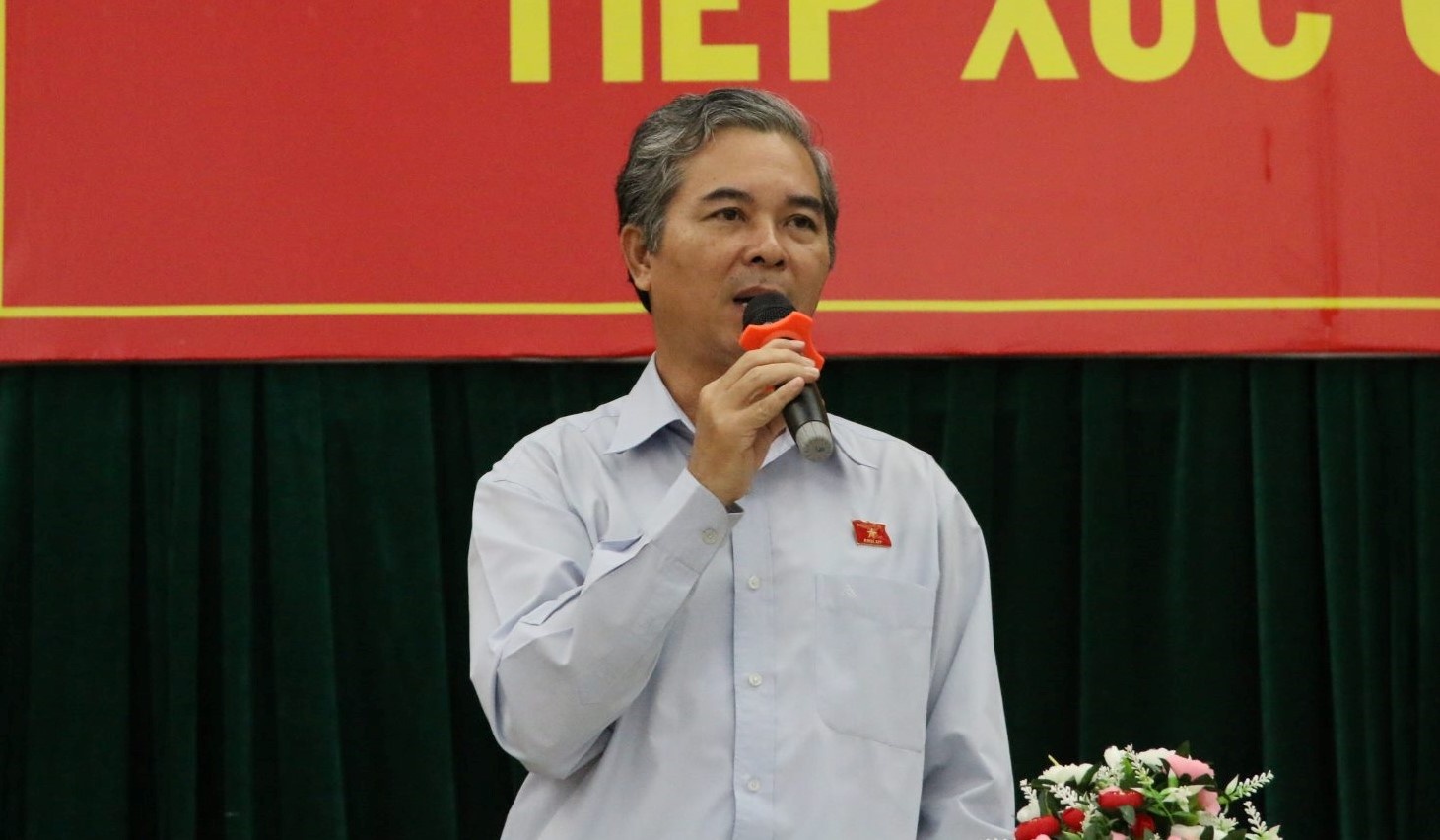 Phó giám đốc nói về vụ cướp ảnh 1 Pho giam doc noi ve vu cuop anh 1