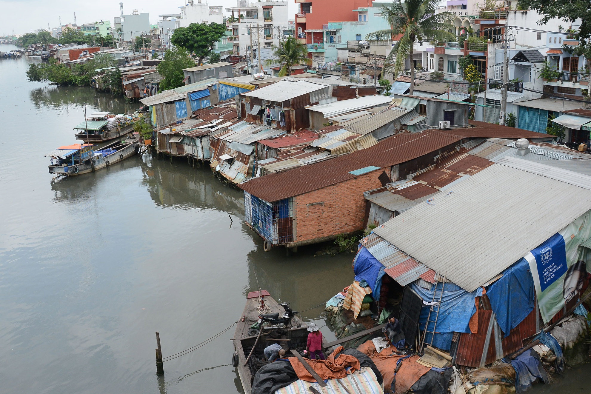 Chu tich TP.HCM yeu cau boi thuong hop ly khi giai toa nha ven kenh hinh anh