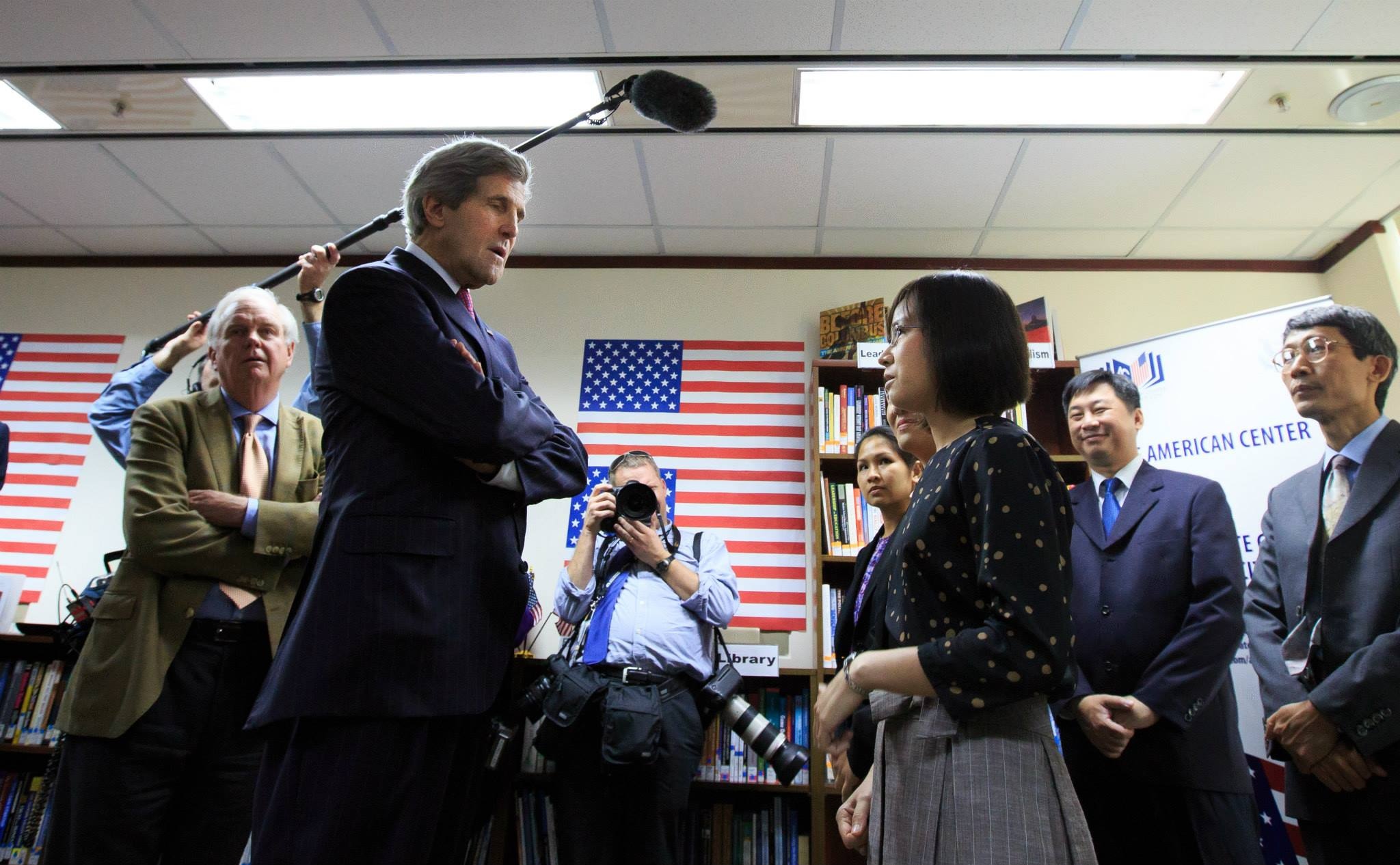 John Kerry va dai hoc Fulbright anh 3