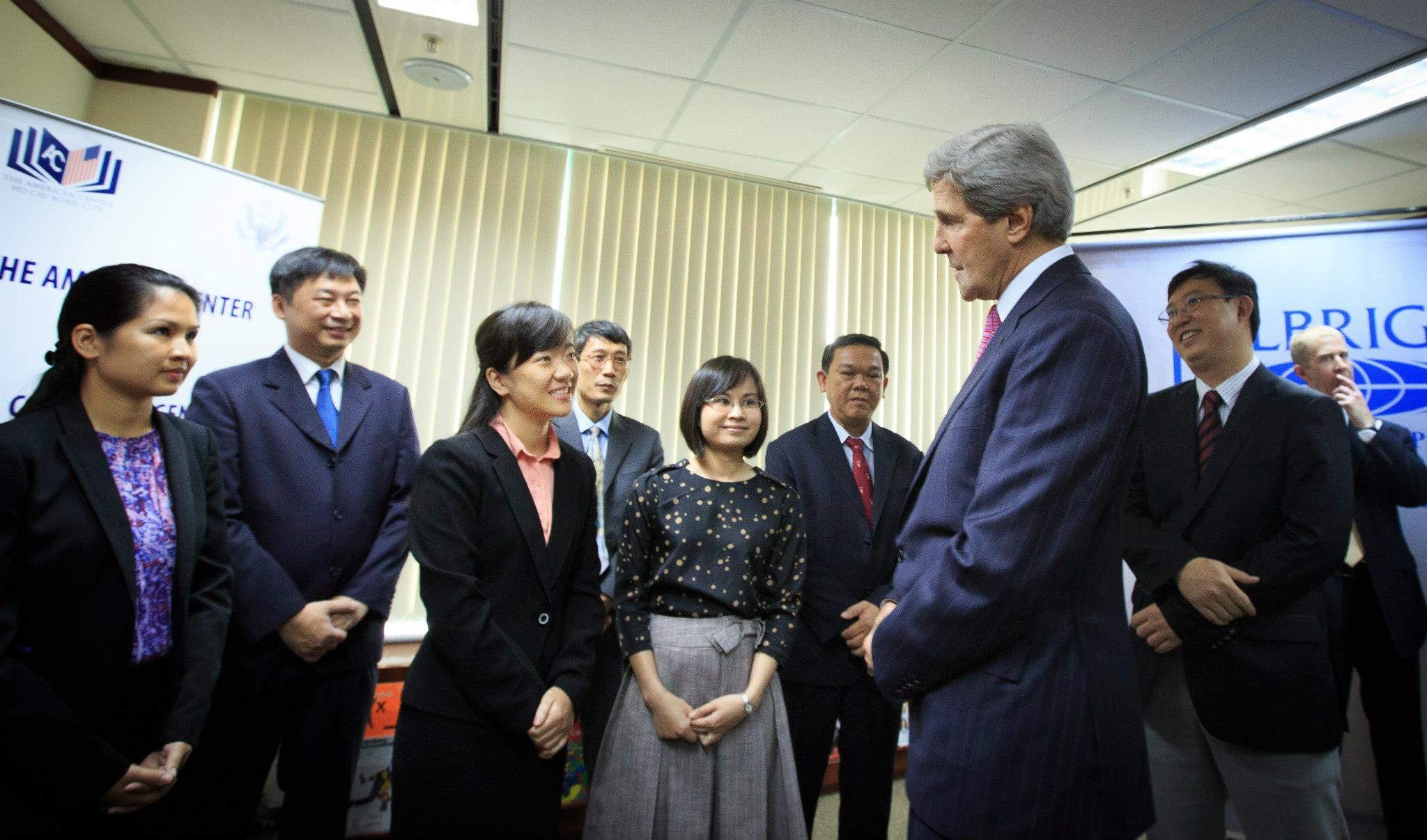 John Kerry va hanh trinh cua Dai hoc Fulbright hinh anh