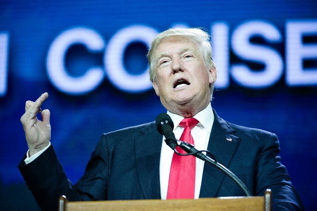 WSJ: Trump nen hanh xu tu te, khong thi nen rut lui hinh anh