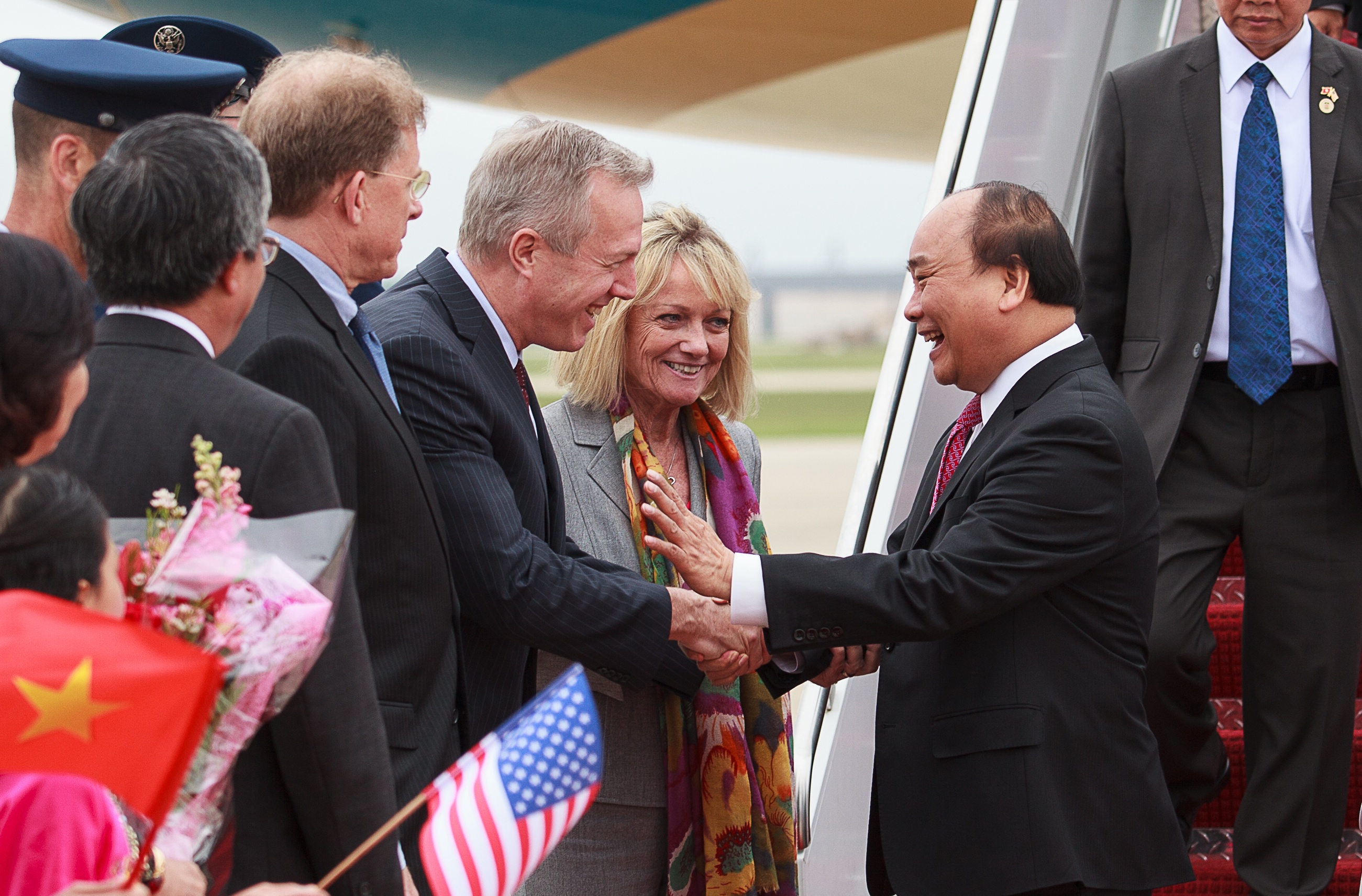 Dai su Pham Quang VInh va Ted Osius anh 2