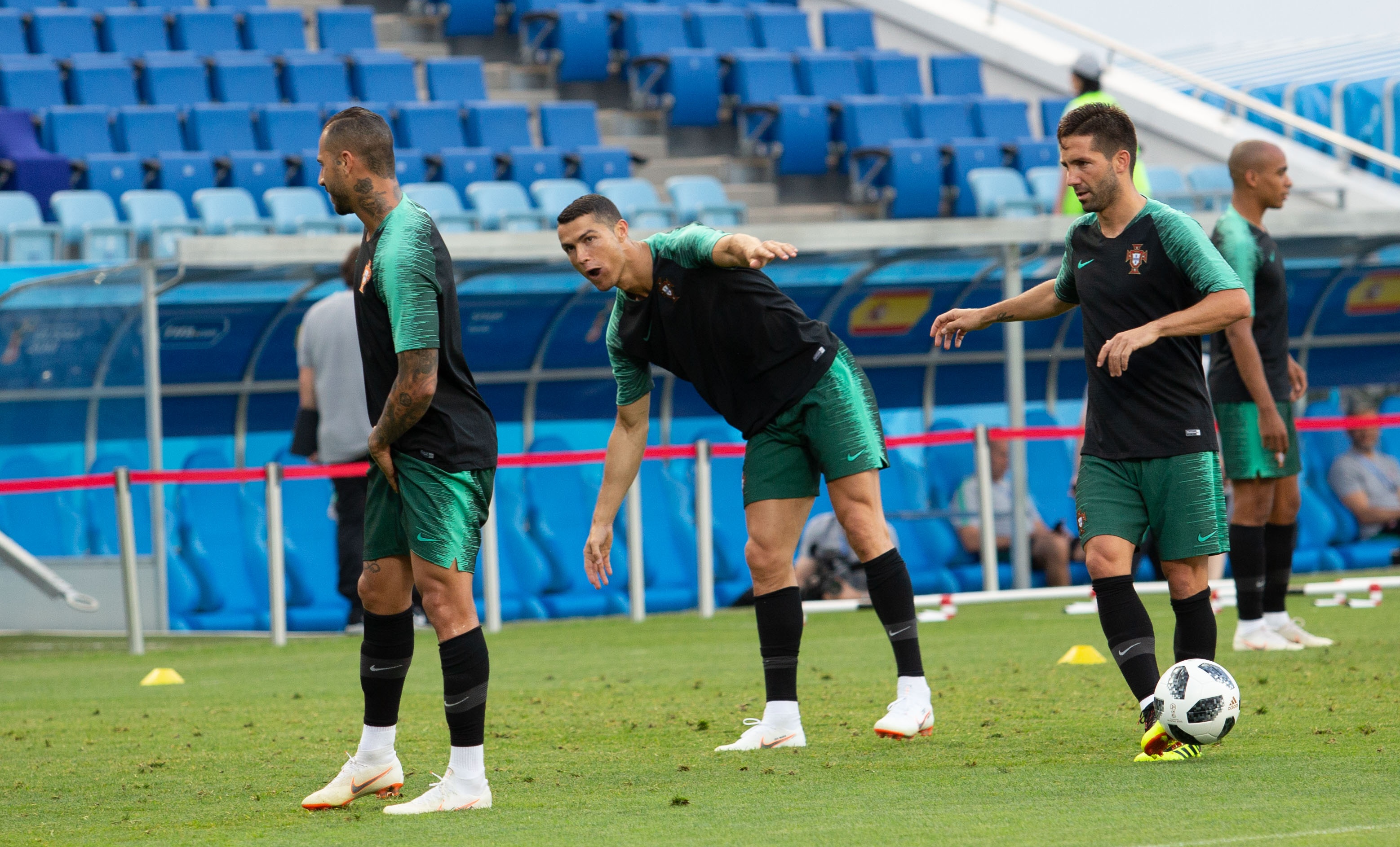 Tay Ban Nha vs Bo Dao Nha anh 3