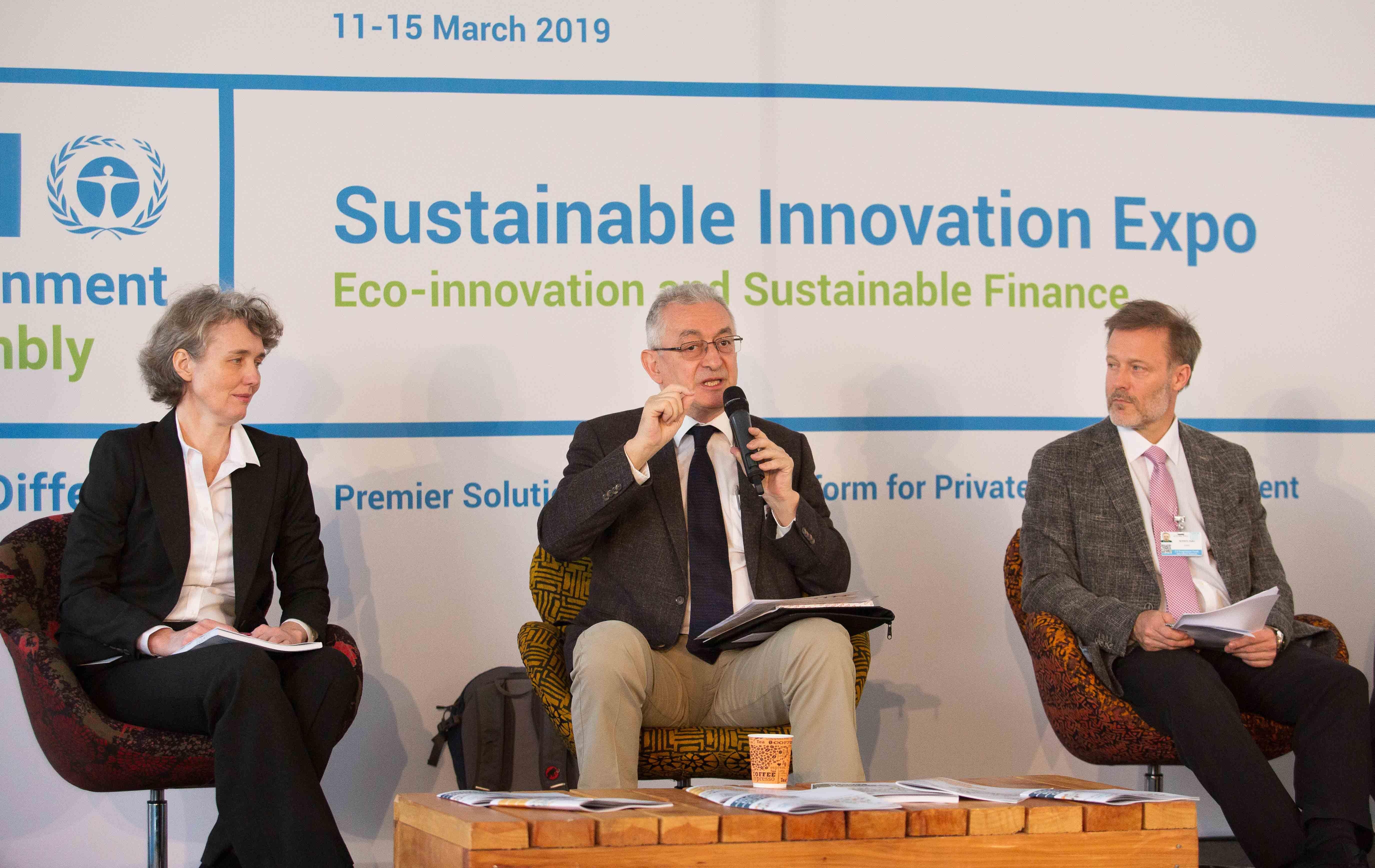 92 ty tan tai nguyen khai thac moi nam, moi truong chiu hau qua lon hinh anh