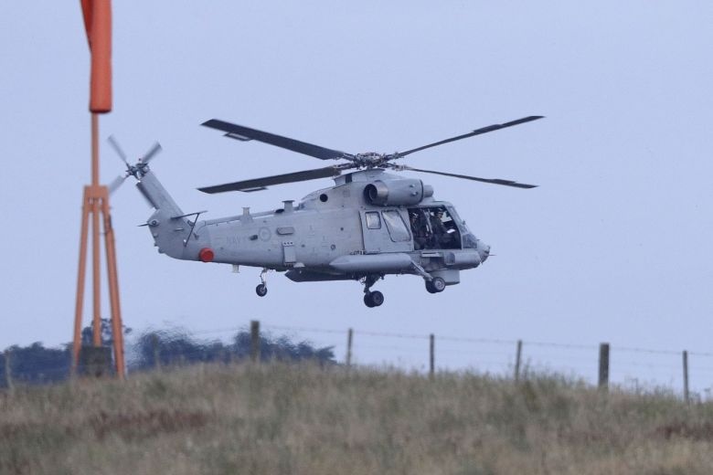 Dac nhiem New Zealand van chuyen 6 thi the tu nui lua giua nguy hiem hinh anh