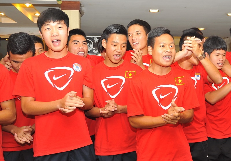U19 Viet Nam hat 'Duong den ngay vinh quang' hinh anh