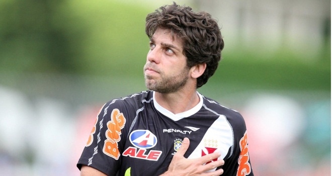 Vua sut phat Juninho chinh thuc giai nghe hinh anh