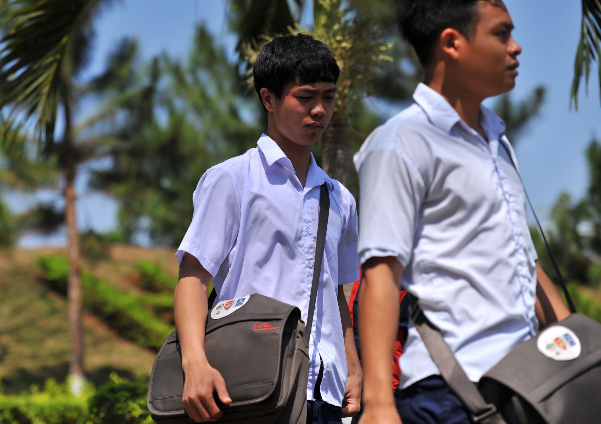 Cau thu U19 Viet Nam miet mai luyen thi tot nghiep THPT hinh anh