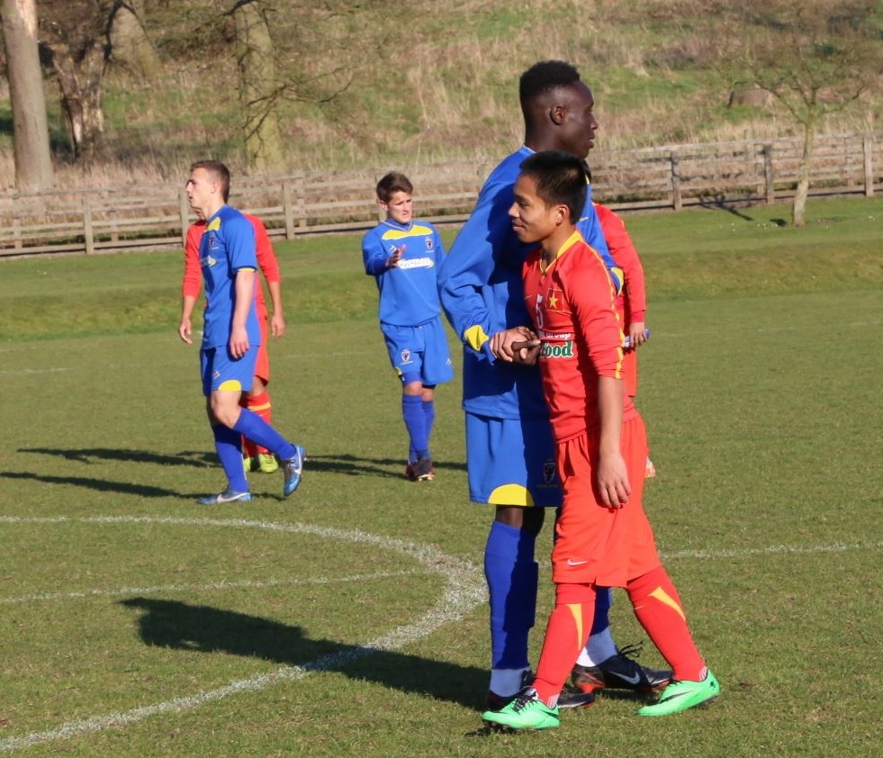 U19 Viet Nam nhu chang ti hon ben U18 Wimbledon hinh anh