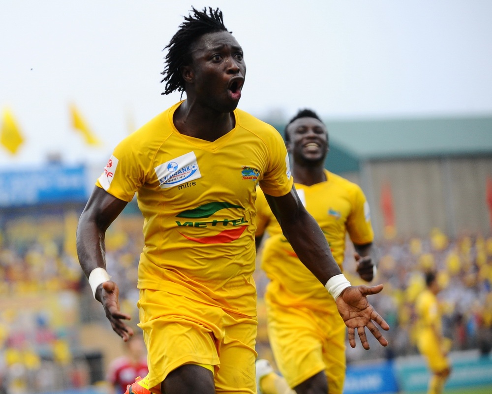 Thang nguoc Quang Ninh, Thanh Hoa vo dich luot di V.League hinh anh