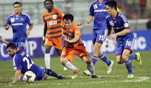 Van Quyen lap sieu pham la vang roi giong Ronaldinho hinh anh