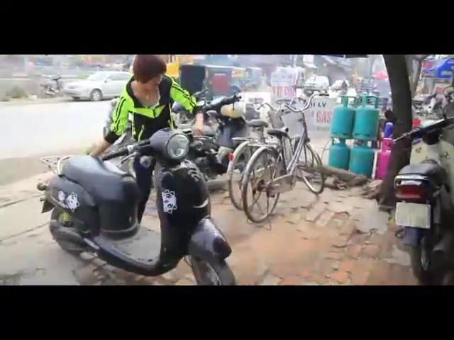 Nu tuyen thu Nguyen Thi Hoa trong xe, ban than kiem them thu nhap hinh anh