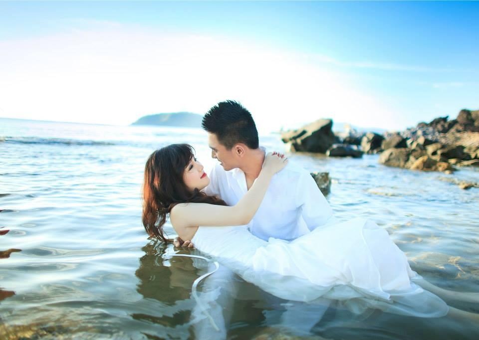 Dam cuoi hanh phuc cua tien ve U23 Viet Nam hinh anh