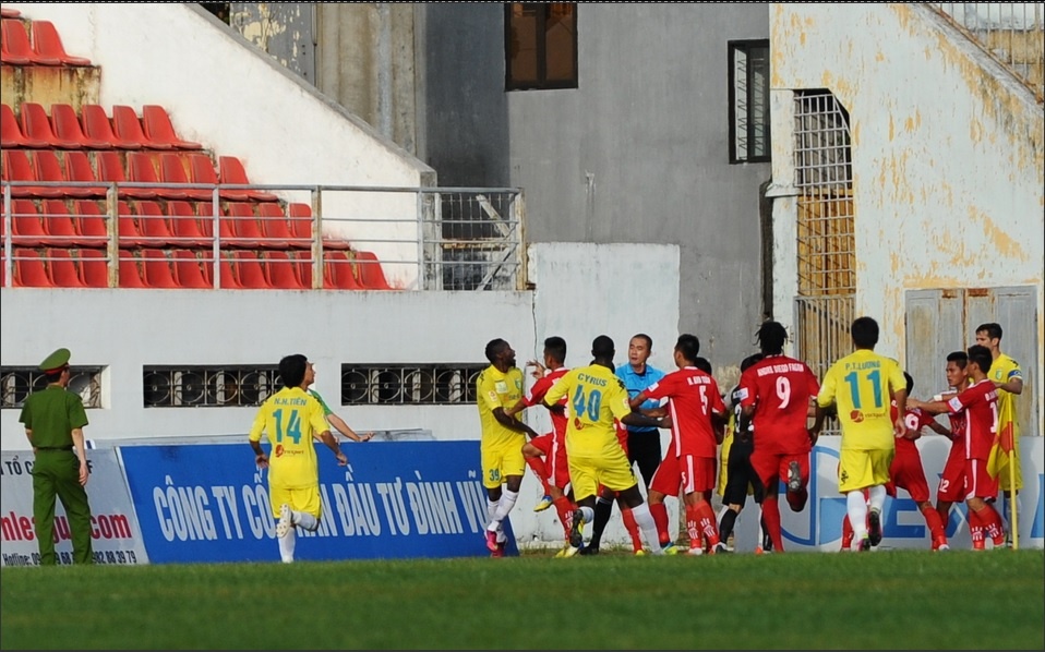 Au da khien tran Hai Phong - Ha Noi T&T gian doan 10 phut hinh anh