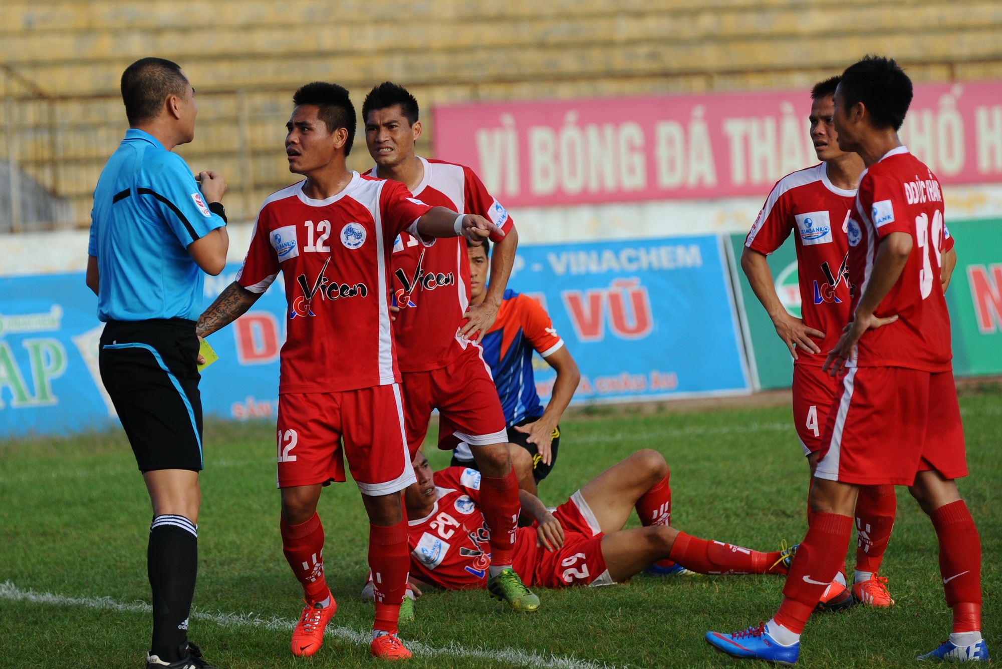 VFF giam an cho cau thu Hai Phong hinh anh