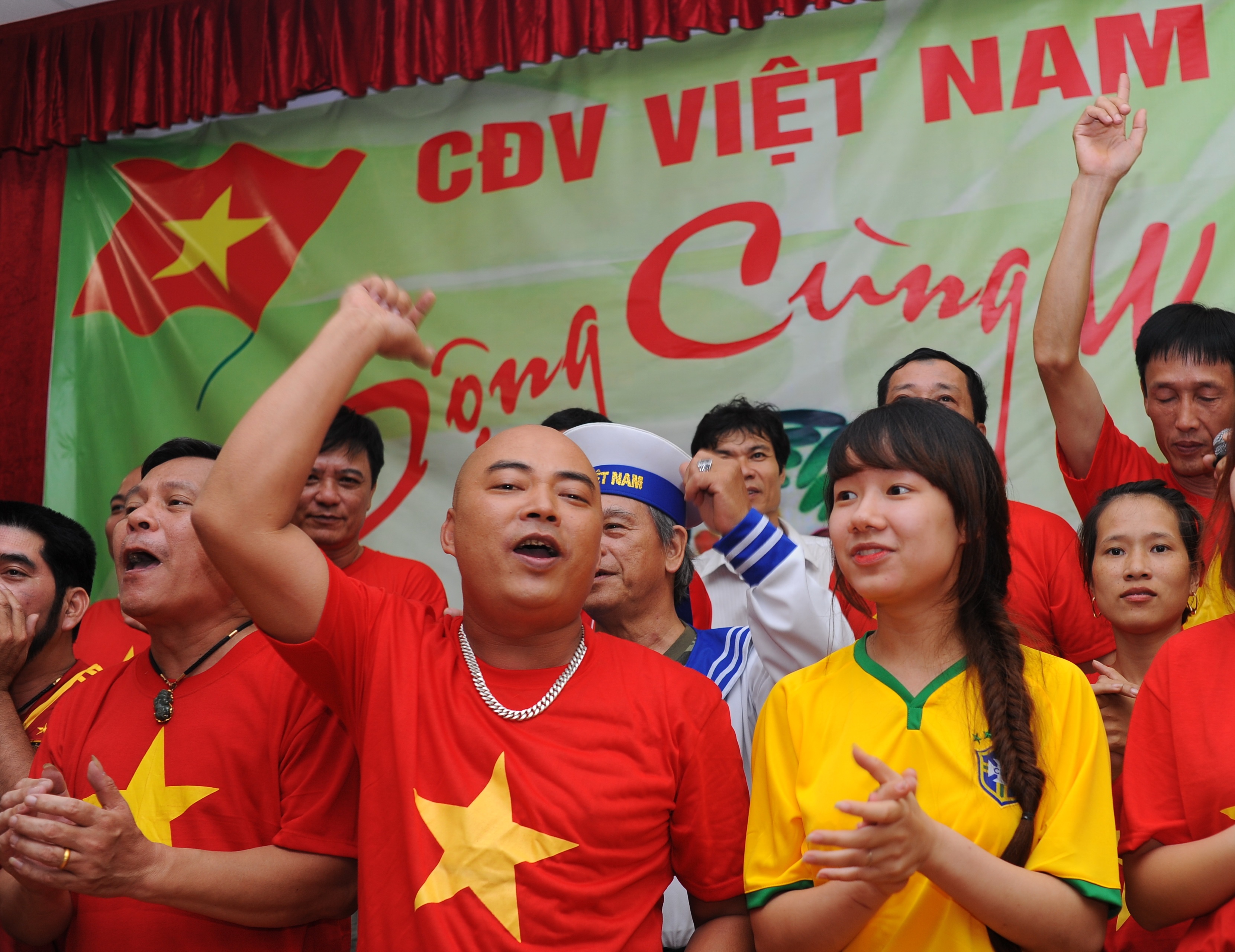 CDV mien Bac mo hoi chao don World Cup hinh anh