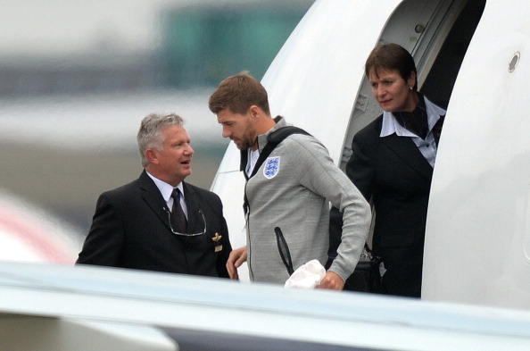 Khong co dong vien nao don tuyen Anh o san bay hinh anh