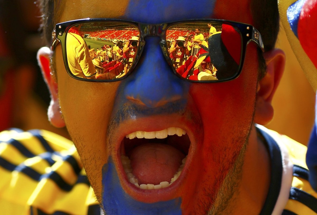 the-stadium-reflects-in-a-colombia-fans-sunglasses