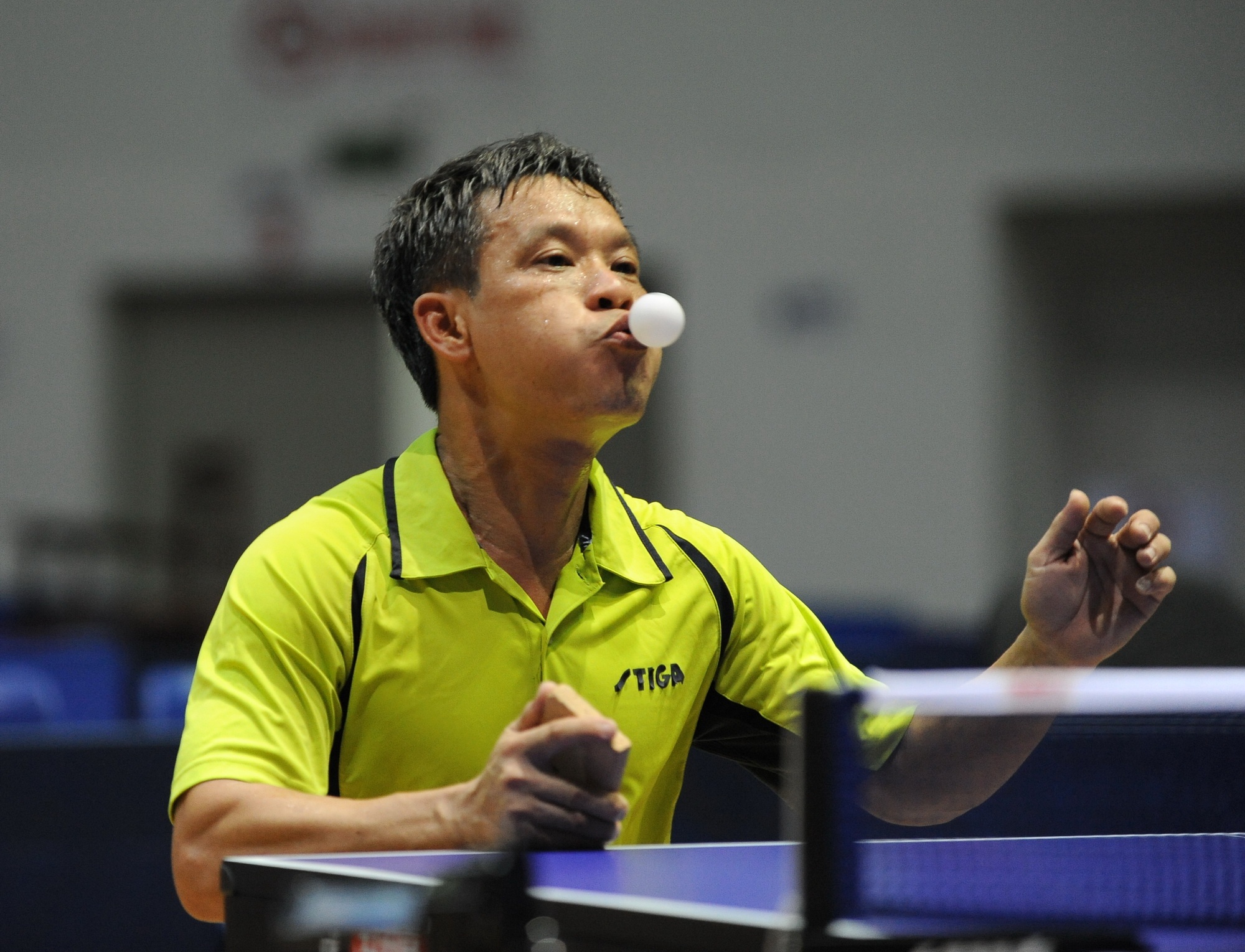 Man trinh dien an tuong va doc dao cua di nhan bong ban truoc tay vot Doan Kien Quoc hinh anh