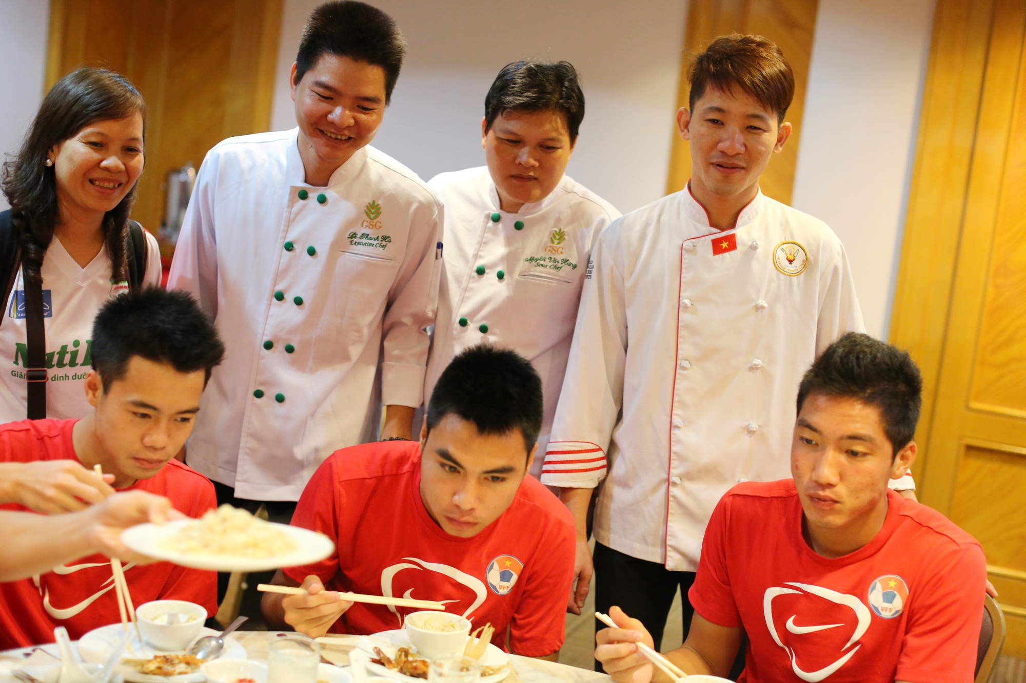 U19 VN gap kho khan ve dinh duong khi du giai U21 DNA hinh anh