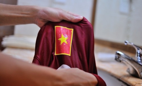 Cau thu U19 Viet Nam phai tu giat do sau chien thang hinh anh