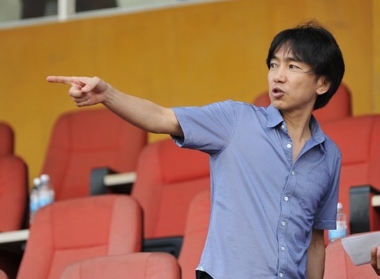 HLV Miura se du khan 2 tran dau de 'xem gio' cau thu U19 VN hinh anh