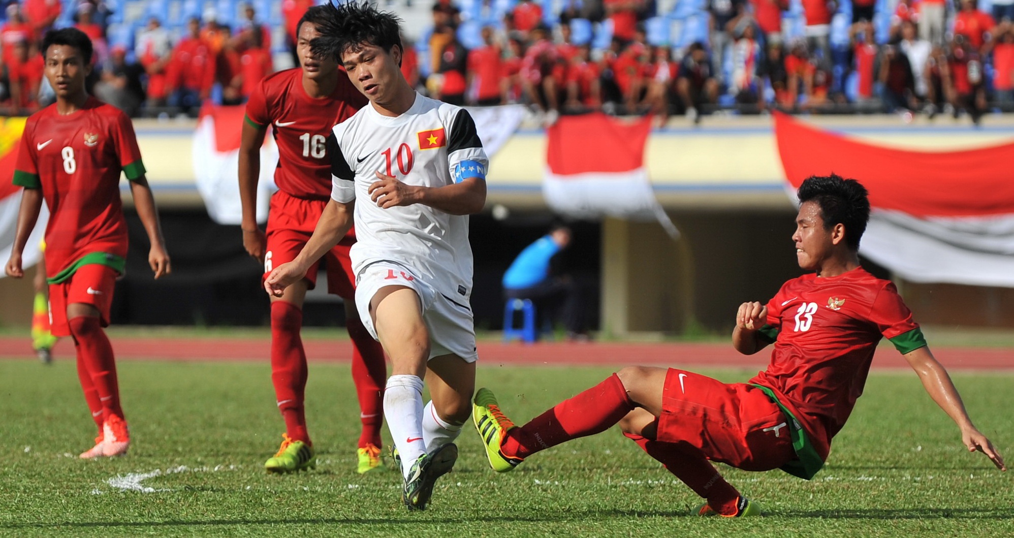 Nhung pha chat chem U19 Viet Nam cua U19 Indonesia hinh anh